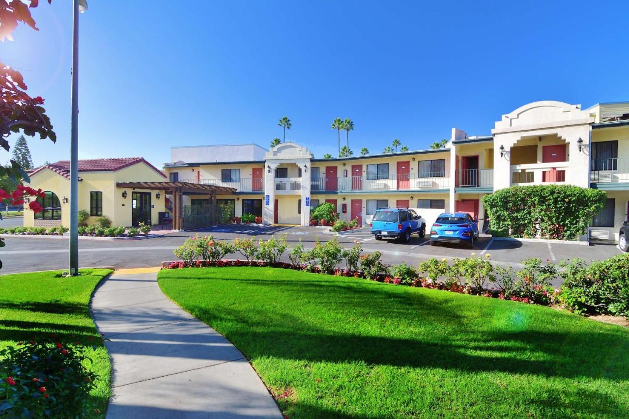 Lamplighter Inn & Suites At Sdsu San Diego Exterior photo